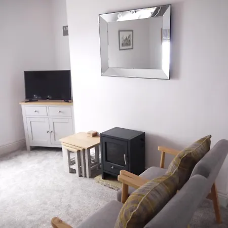 Apartment Square View *