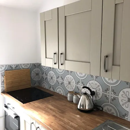 Square View Apartment